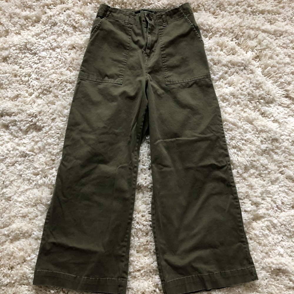 FOREVER 21 Olive green cropped utility pants